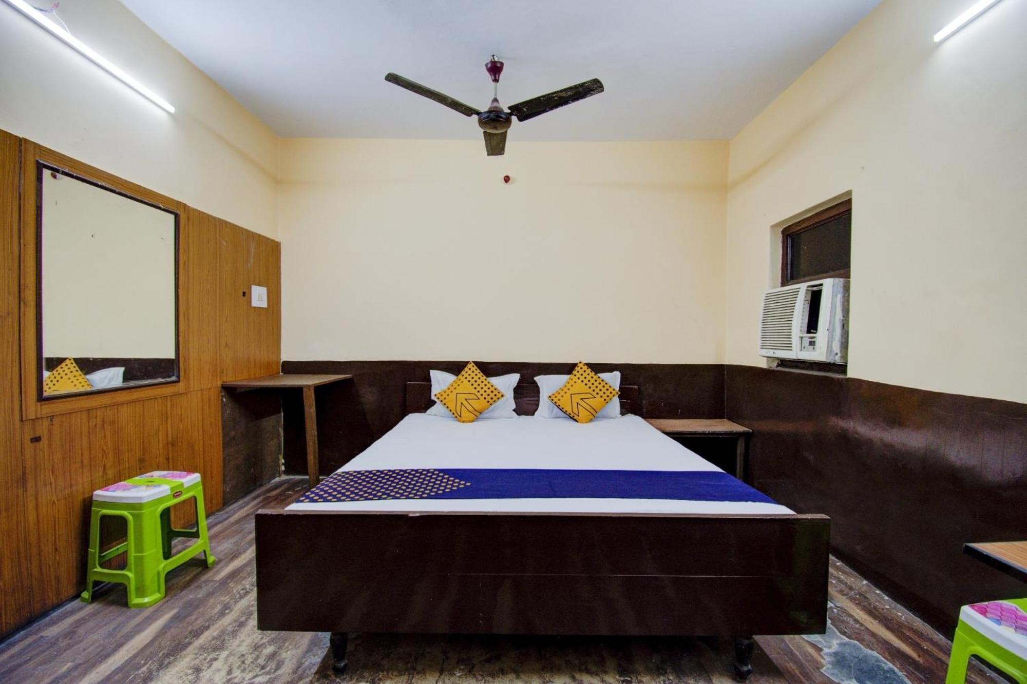 Spot On Dear Hotel Bara Bazar Exterior photo