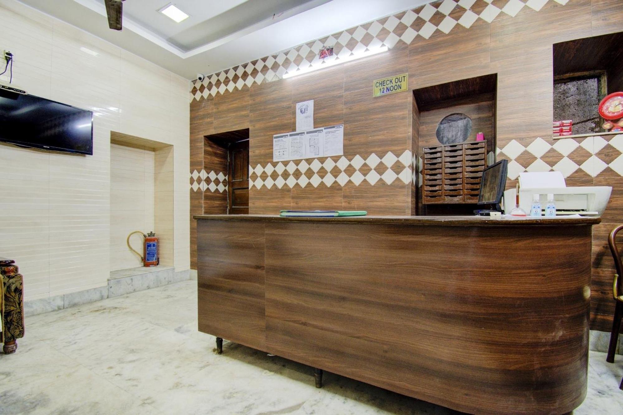 Spot On Dear Hotel Bara Bazar Exterior photo