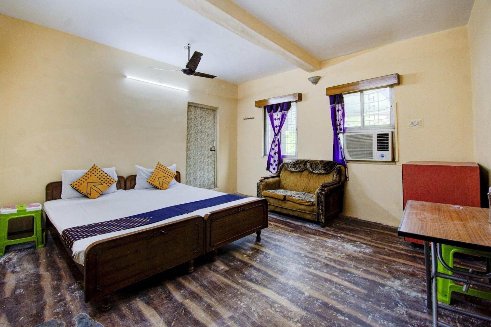 Spot On Dear Hotel Bara Bazar Exterior photo