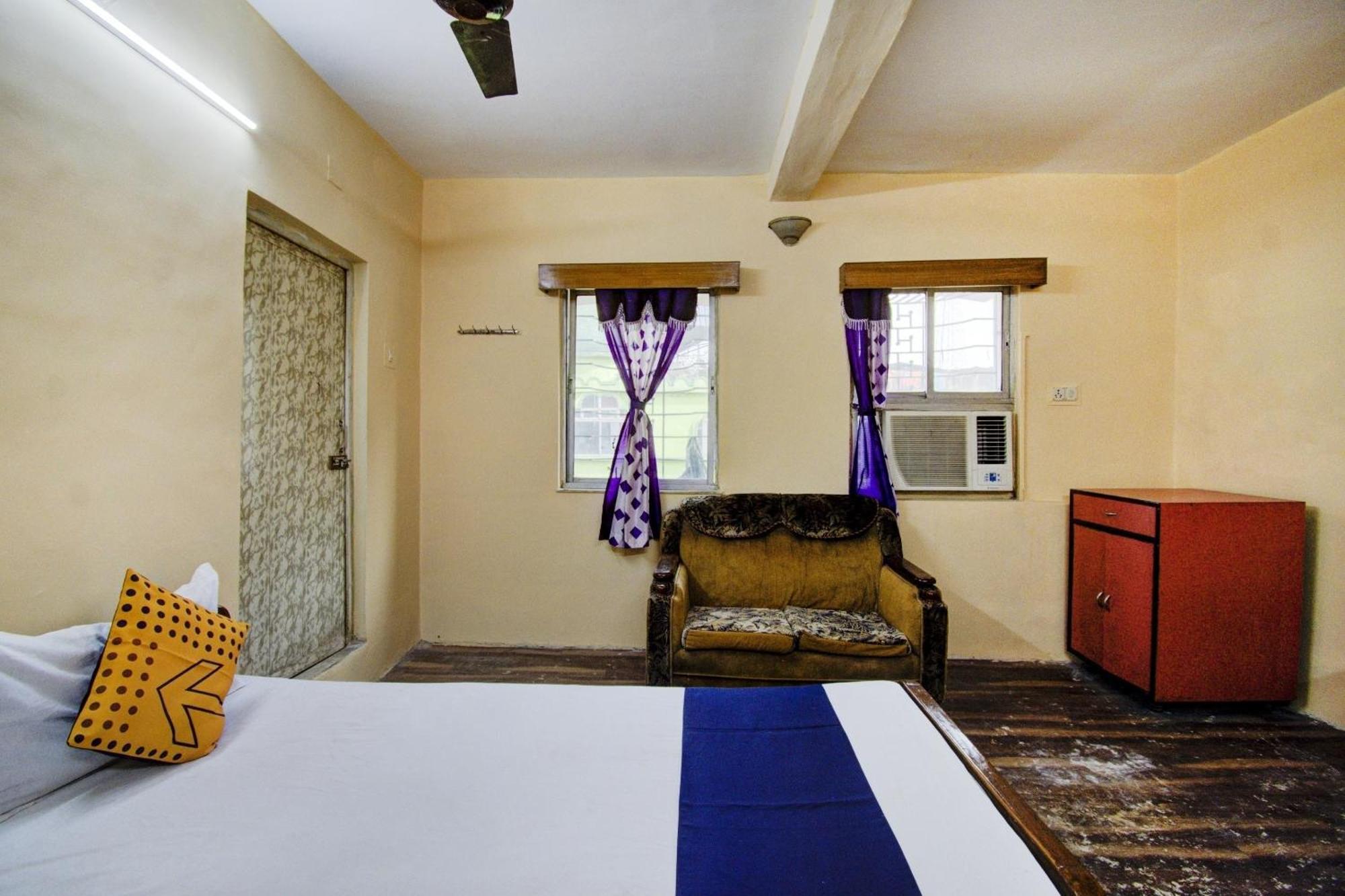 Spot On Dear Hotel Bara Bazar Exterior photo