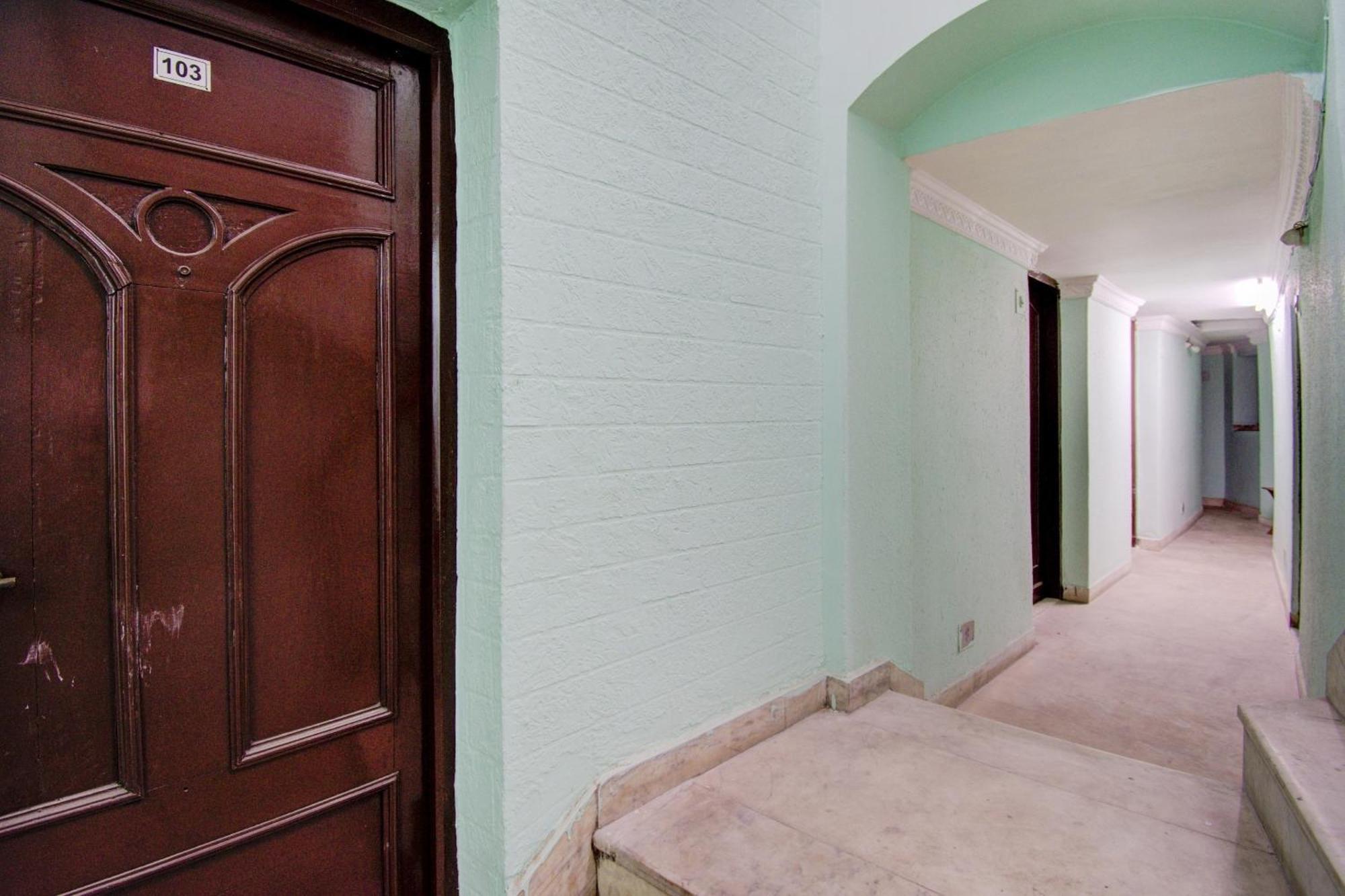 Spot On Dear Hotel Bara Bazar Exterior photo